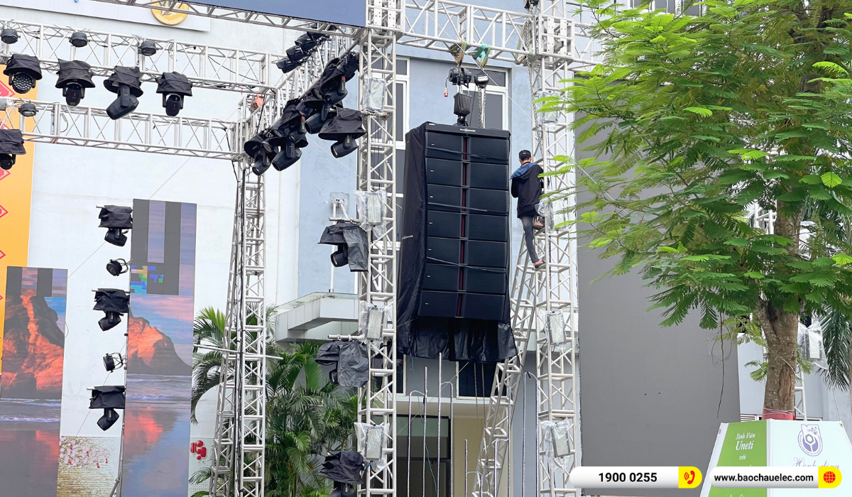 Lắp đặt dàn Line Array Audiocenter Avanda 212A tại sự kiện Chào Tân Sinh Viên UNETI