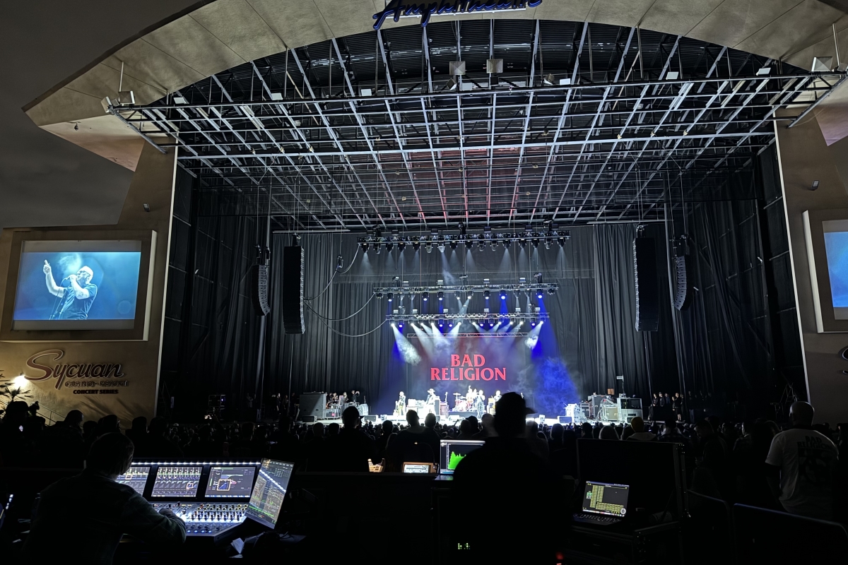 Lắp đặt dàn Line Array dBTechnologies cho nhà hát North Island Credit Union tại Mỹ