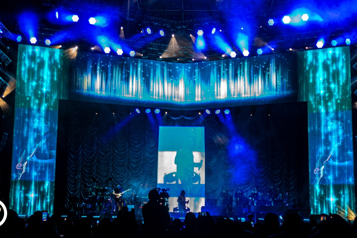 Lắp đặt d&agrave;n Line Array dBTechnologies cho s&acirc;n vận động San Pedro Sula tại Honduras