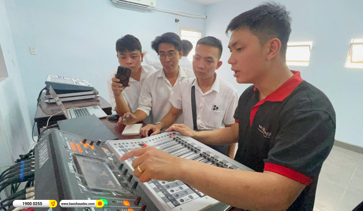 Lắp đặt d&agrave;n Line Array dBTechnologies sự kiện, s&acirc;n khấu cho Ủy Ban Nh&acirc;n D&acirc;n Huyện Nh&agrave; B&egrave; tại TP HCM
