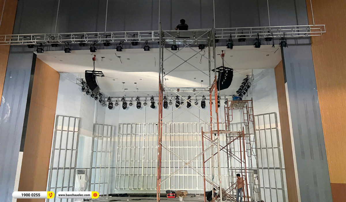 Lắp đặt d&agrave;n Line Array dBTechnologies sự kiện, s&acirc;n khấu cho Ủy Ban Nh&acirc;n D&acirc;n Huyện Nh&agrave; B&egrave; tại TP HCM