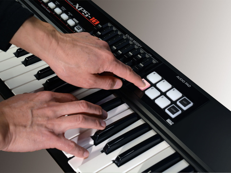 Đ&agrave;n organ Roland XPS-10