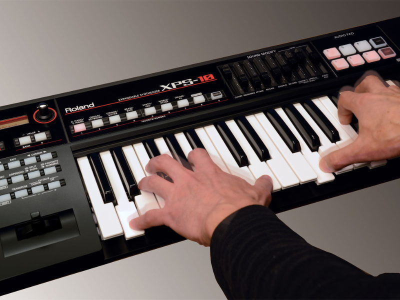 Đ&agrave;n organ Roland XPS-10