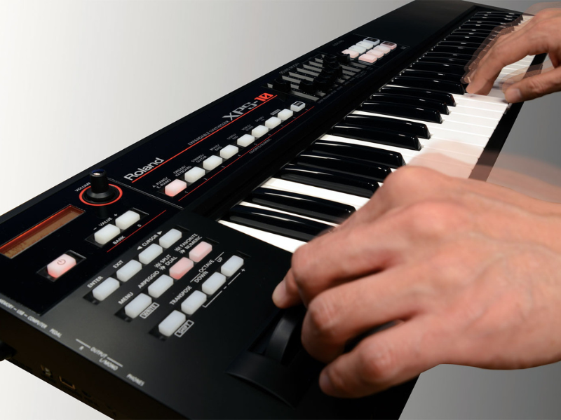 Đ&agrave;n organ Roland XPS-10