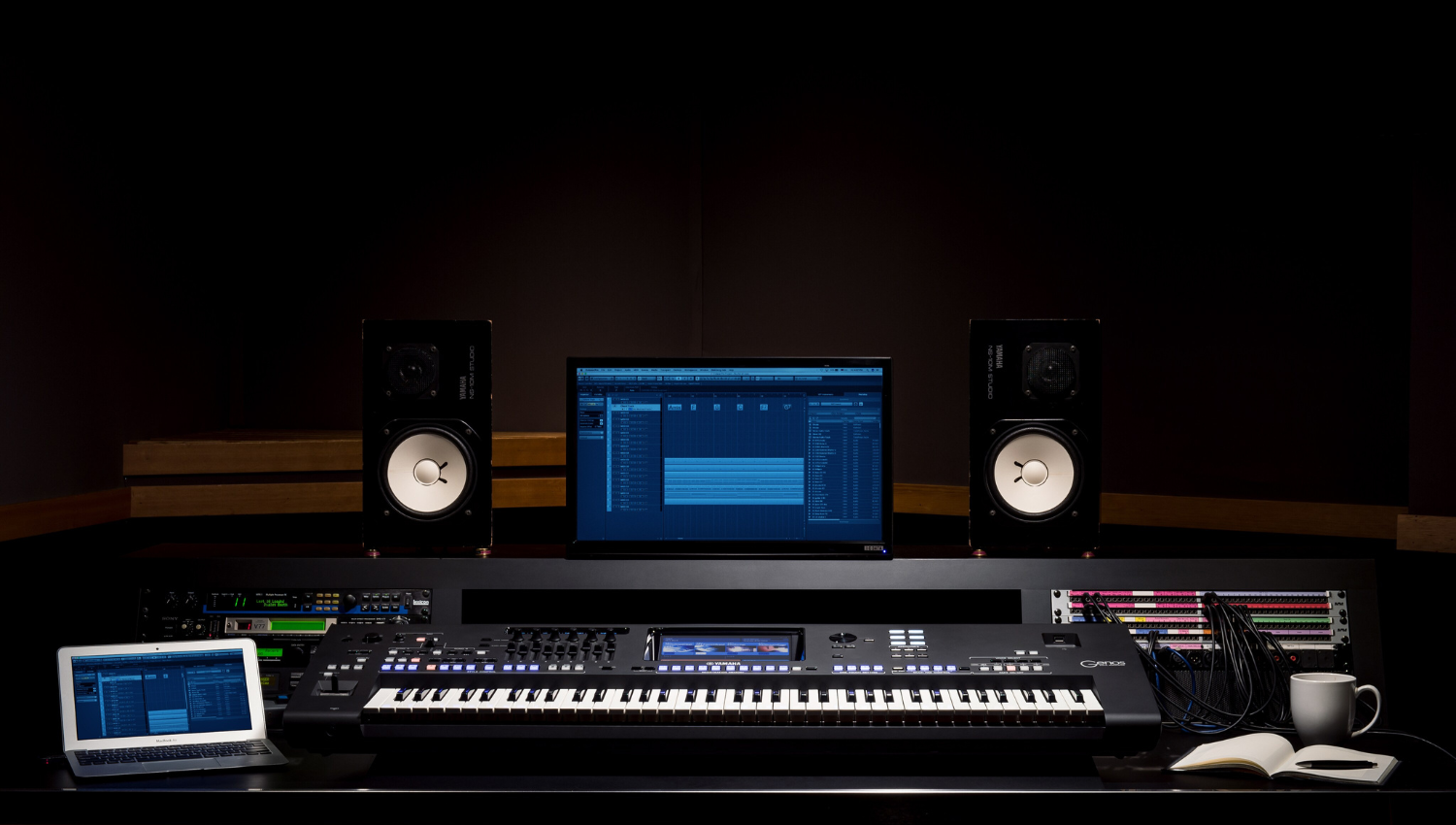 Đ&agrave;n organ Yamaha Genos