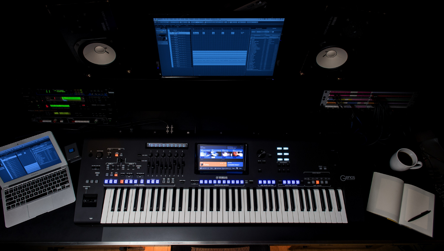 Đàn organ Yamaha Genos