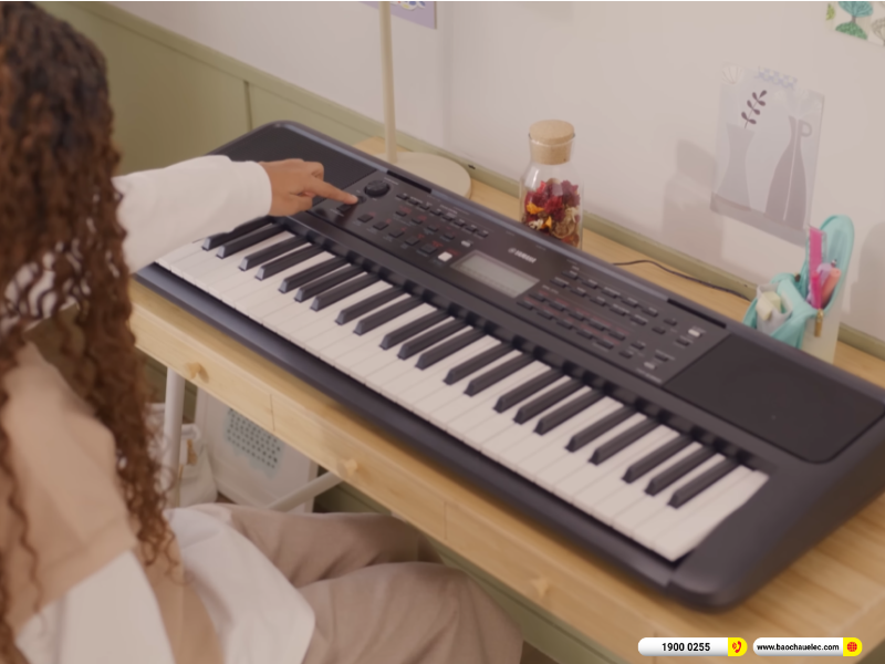 Đ&agrave;n organ Yamaha PSR-E383