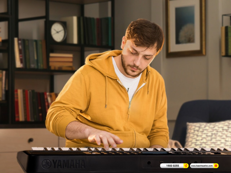 Đ&agrave;n organ Yamaha PSR-E383