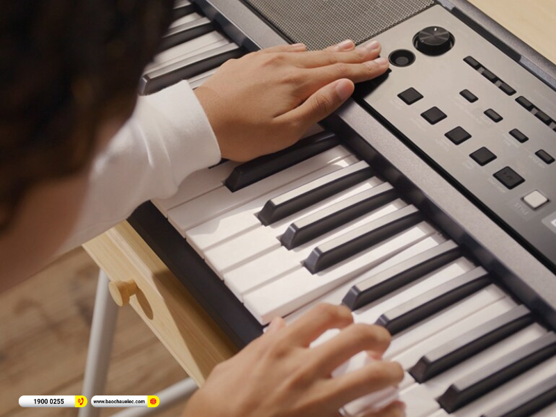 Đ&agrave;n organ Yamaha PSR-E383