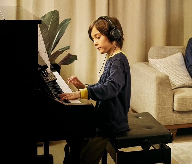 Đ&agrave;n piano Yamaha YUS5
