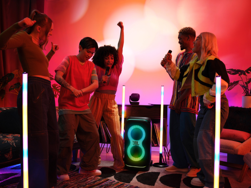 Đ&egrave;n JBL PartyLight Beam