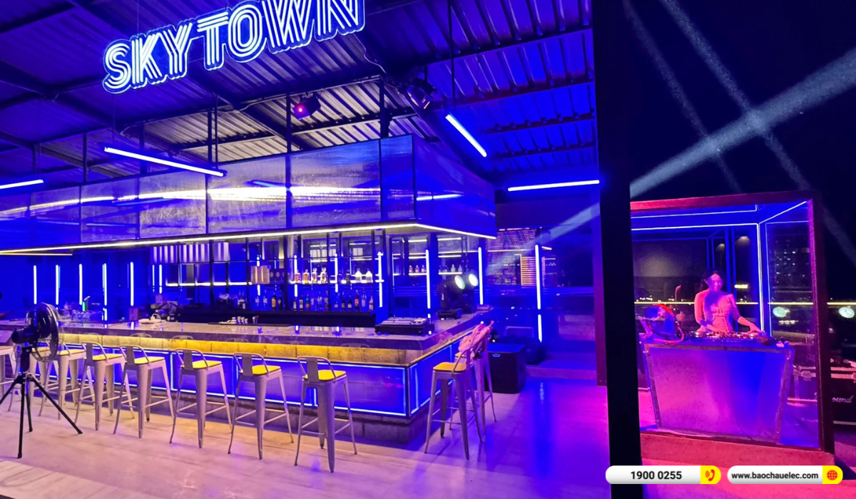 Lắp đặt hệ thống &acirc;m thanh, &aacute;nh s&aacute;ng cho qu&aacute;n Sky Town Lounge