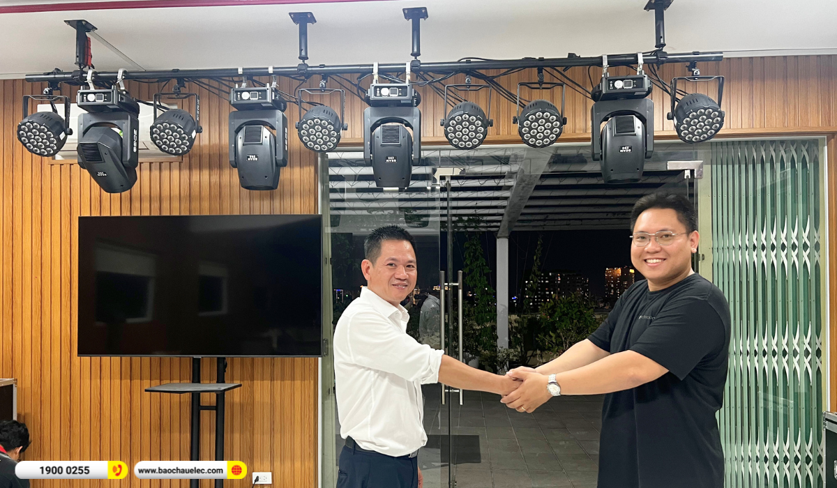 Lắp đặt hệ thống &aacute;nh s&aacute;ng s&acirc;n khấu hơn 42tr cho Ng&acirc;n h&agrave;ng Vietcombank Đ&ocirc;ng S&agrave;i G&ograve;n tại TP HCM