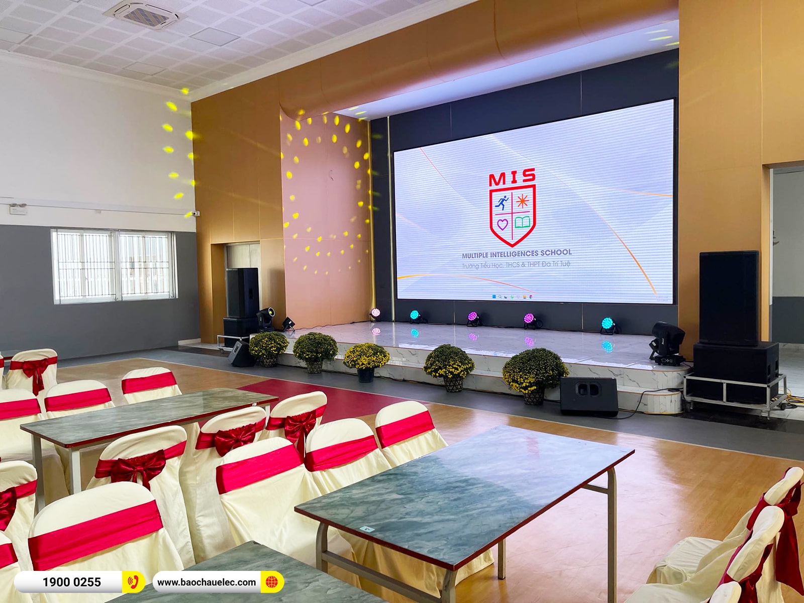 hệ thống &aacute;nh s&aacute;ng s&acirc;n khấu gần 32tr cho Trường Li&ecirc;n cấp Đa Tr&iacute; Tuệ tại H&agrave; Nội