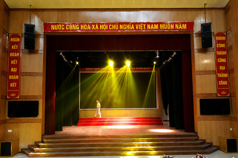 Hội trường - sân khấu