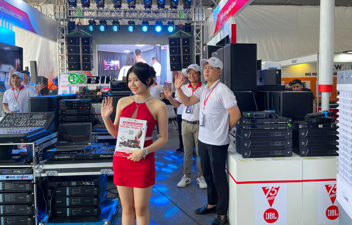 JBL Tại Gian Hàng Bảo Châu Elec ở Plase Show 2024