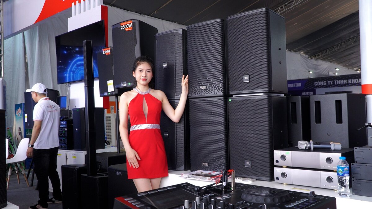 JBL Tại Gian H&agrave;ng Bảo Ch&acirc;u Elec ở Plase Show 2024