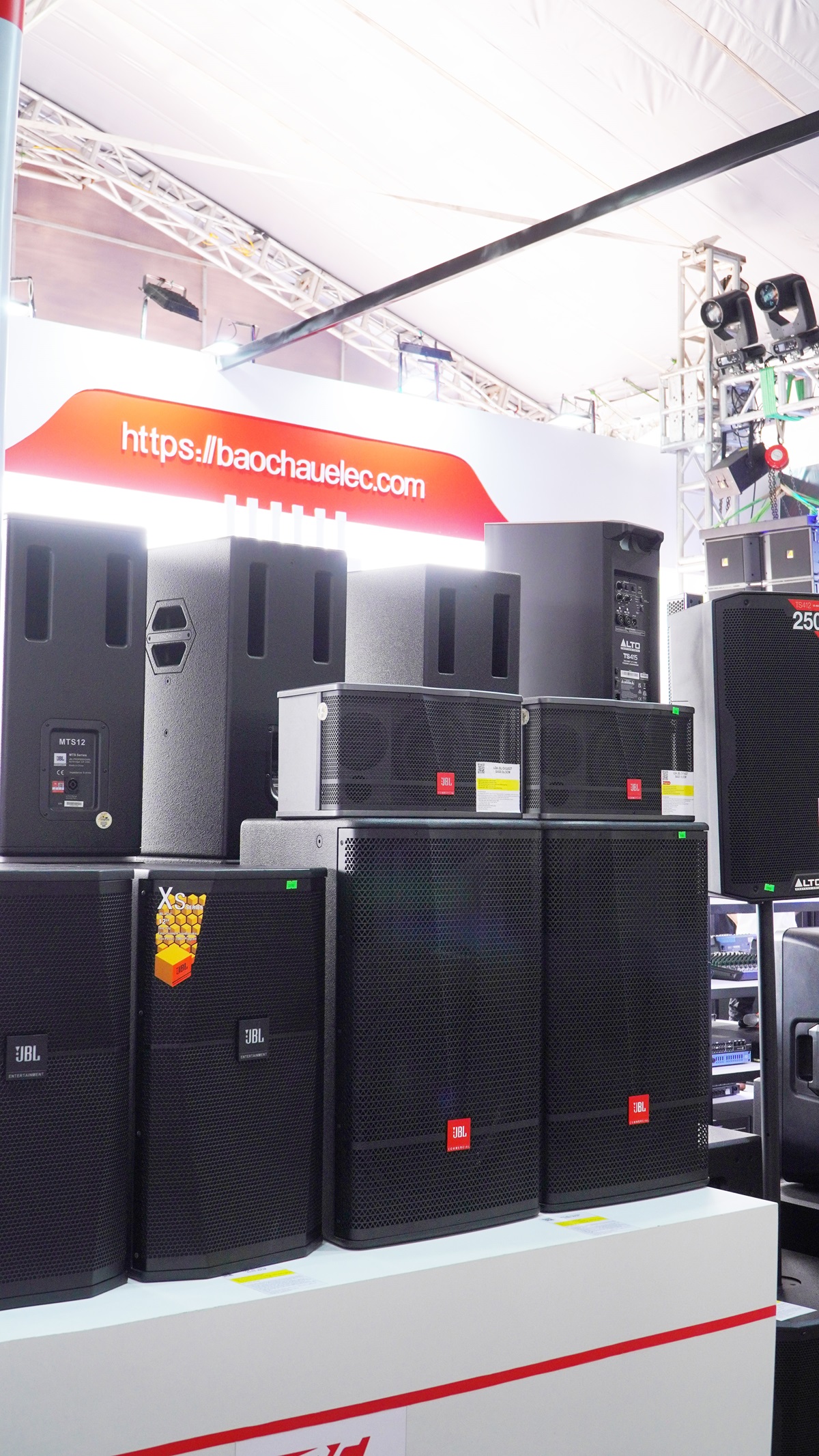 JBL Tại Gian H&agrave;ng Bảo Ch&acirc;u Elec ở Plase Show 2024