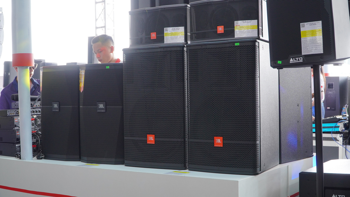 JBL Tại Gian H&agrave;ng Bảo Ch&acirc;u Elec ở Plase Show 2024
