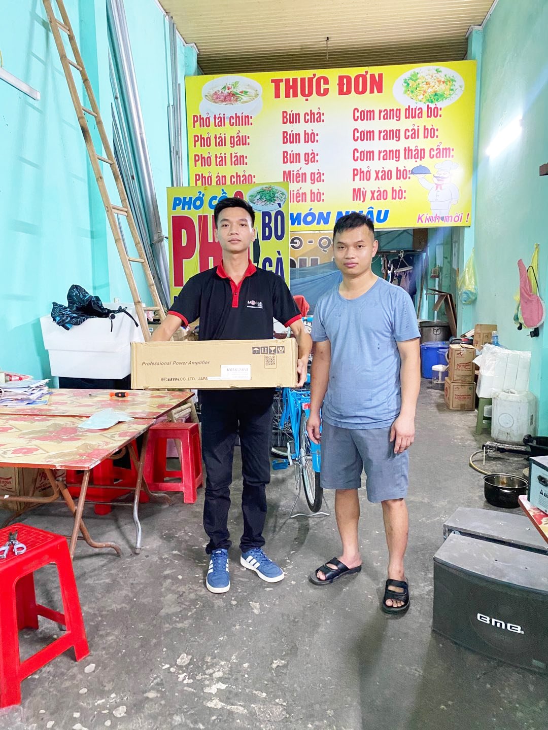 kh&aacute;ch h&agrave;ng đấu gi&aacute; th&agrave;nh c&ocirc;ng tr&ecirc;n livestream Bảo Ch&acirc;u Elec