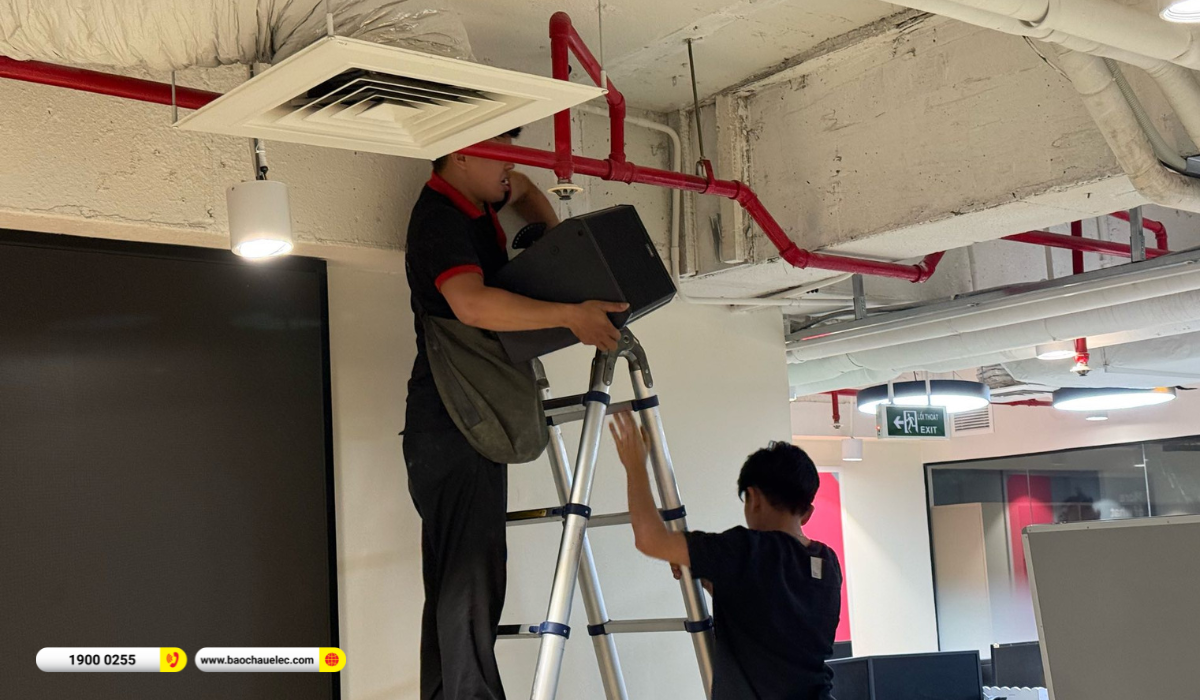 Lắp đặt &acirc;m thanh ph&ograve;ng họp, hội thảo RCF hơn 131tr cho C&ocirc;ng ty Cổ phần Dịch Vụ Trực Tuyến Cộng Đồng Việt tại TP HCM