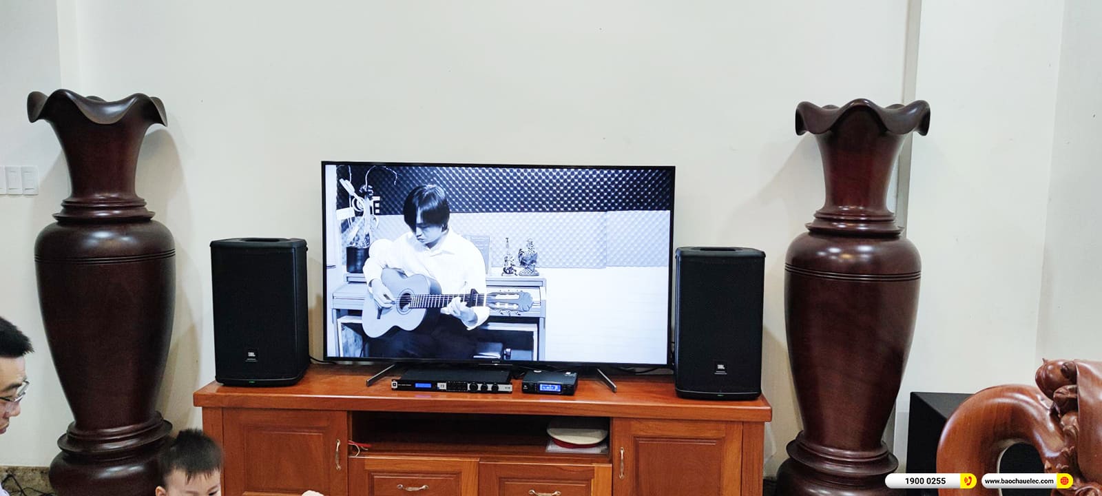 Lắp đặt d&agrave;n karaoke JBL hơn 56tr cho anh Sơn ở TPHCM