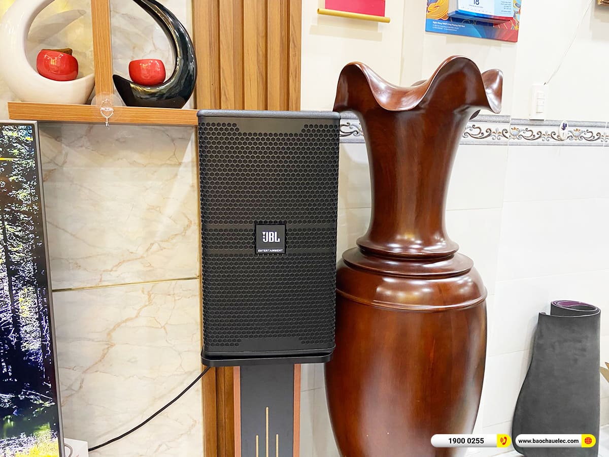 Lắp đặt d&agrave;n karaoke JBL hơn 58tr cho chị Cẩm ở TPHCM