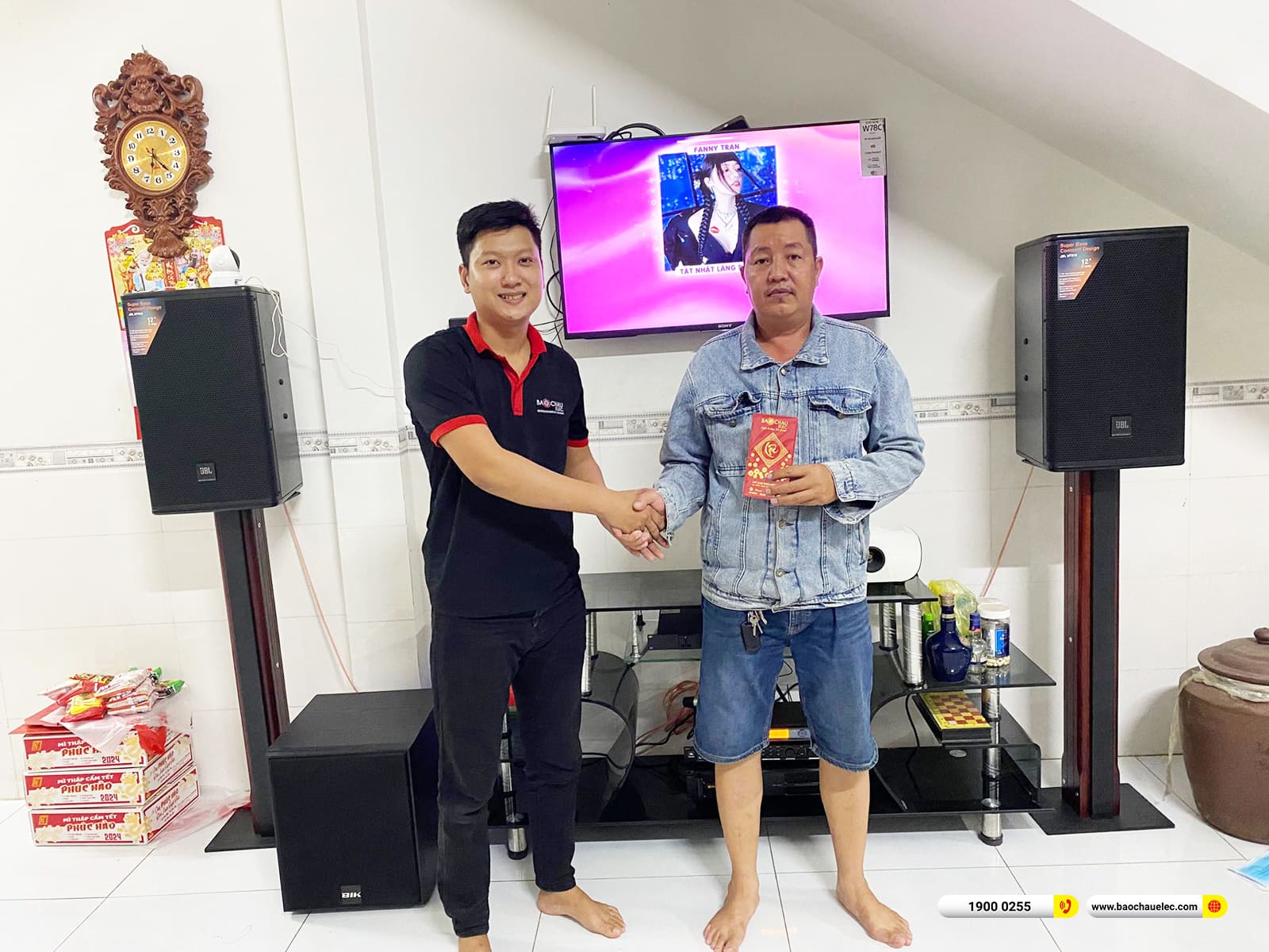 Lắp đặt d&agrave;n karaoke JBL gần 62tr cho chị Oanh ở B&igrave;nh Dương