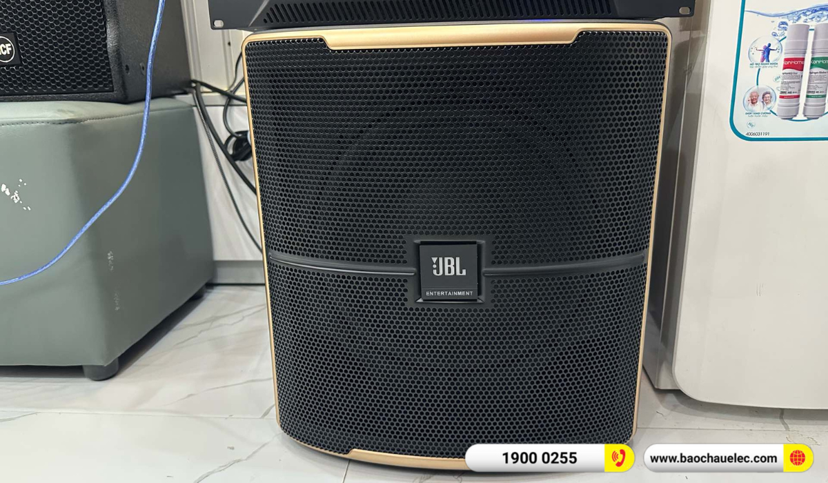 Lắp đặt d&agrave;n karaoke RCF hơn 96tr cho chị Thơm tại H&agrave; Nội