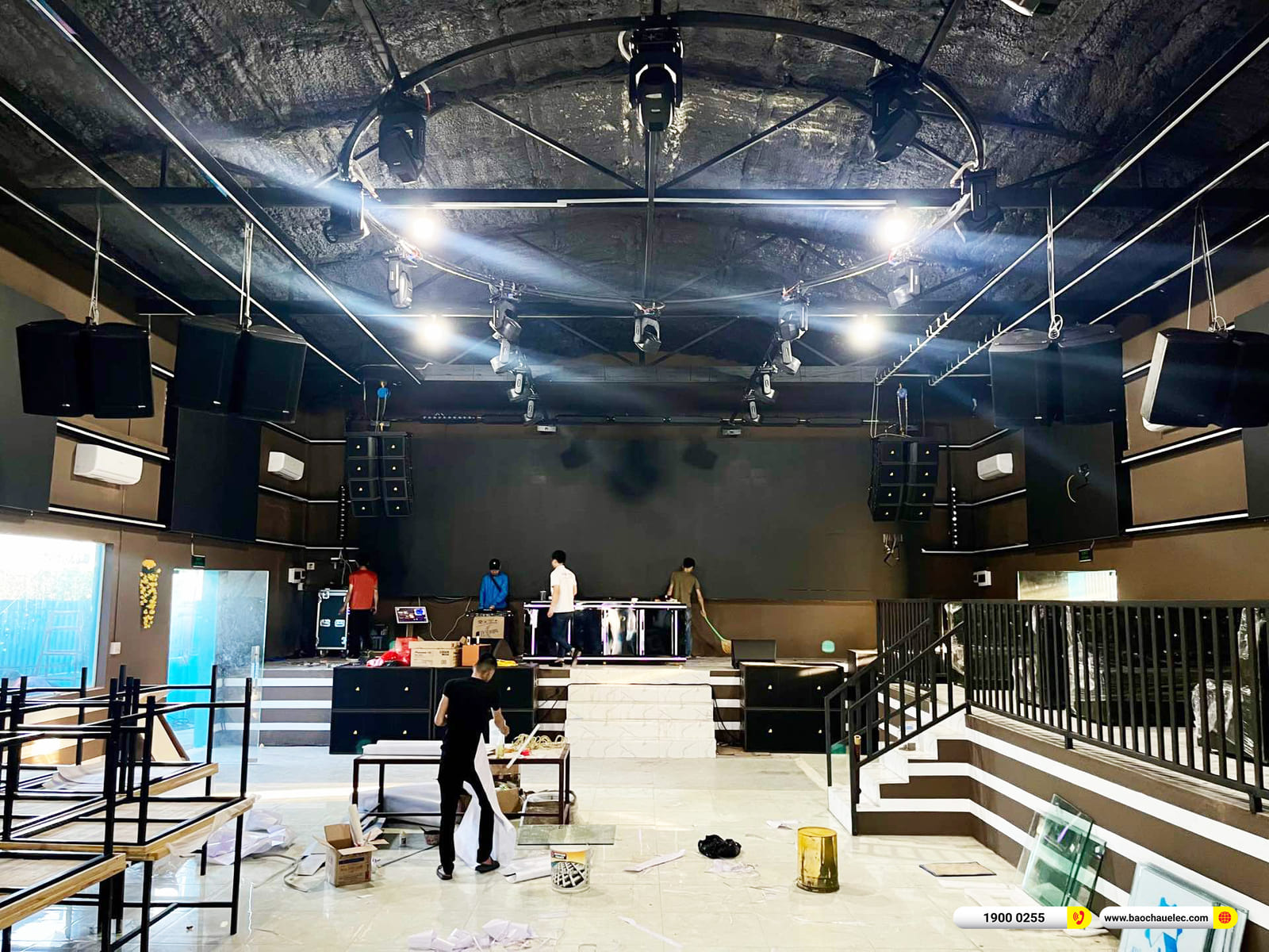 Lắp đặt d&agrave;n line array ACTPRO gần 593tr cho qu&aacute;n bar ở Tr&agrave; Vinh