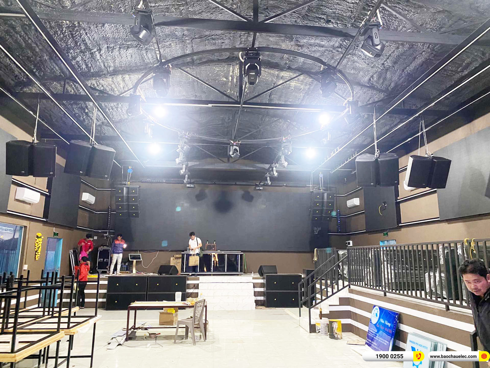 Lắp đặt d&agrave;n line array ACTPRO gần 593tr cho qu&aacute;n bar ở Tr&agrave; Vinh