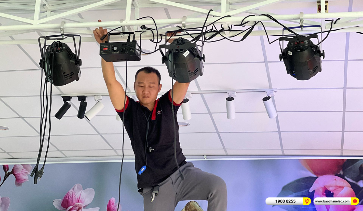 Lắp đặt hệ thống &aacute;nh s&aacute;ng hơn 28tr cho nh&agrave; h&agrave;ng Vườn Cau Qu&aacute;n tại Tiền Giang