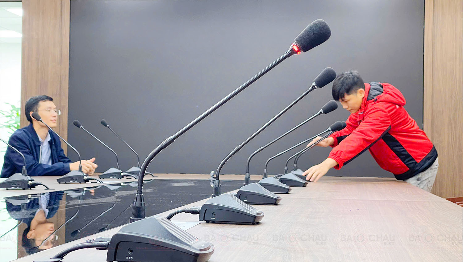 &acirc;m thanh ph&ograve;ng họp, hội nghị cho C&ocirc;ng ty CP Điện Việt L&agrave;o tại H&agrave; Nội