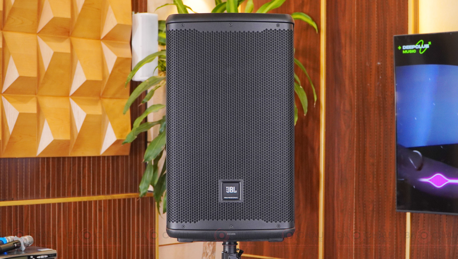 Loa JBL EON 710