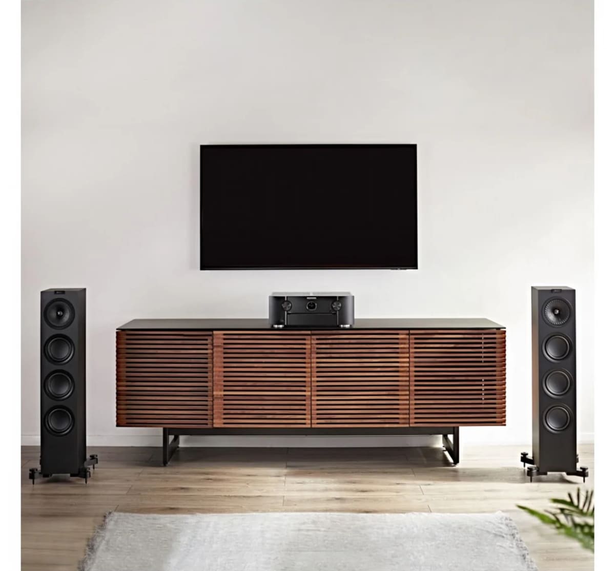 Loa KEF Q550