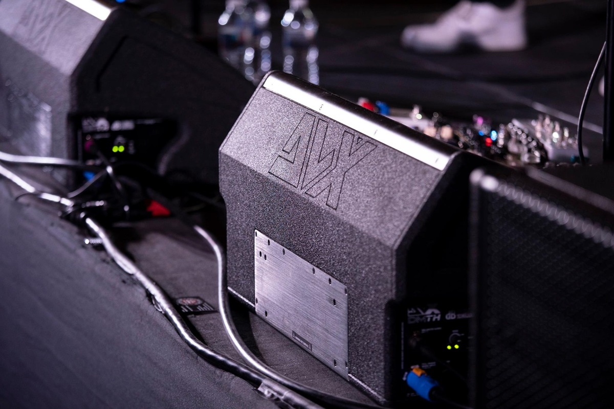 Loa monitor dBTechnoligies DVX DM 12TH