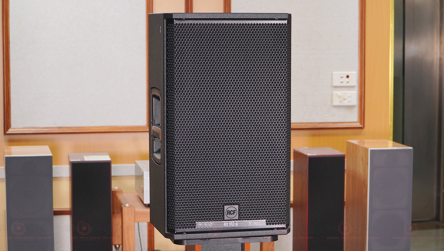 Loa RCF NX 912-A
