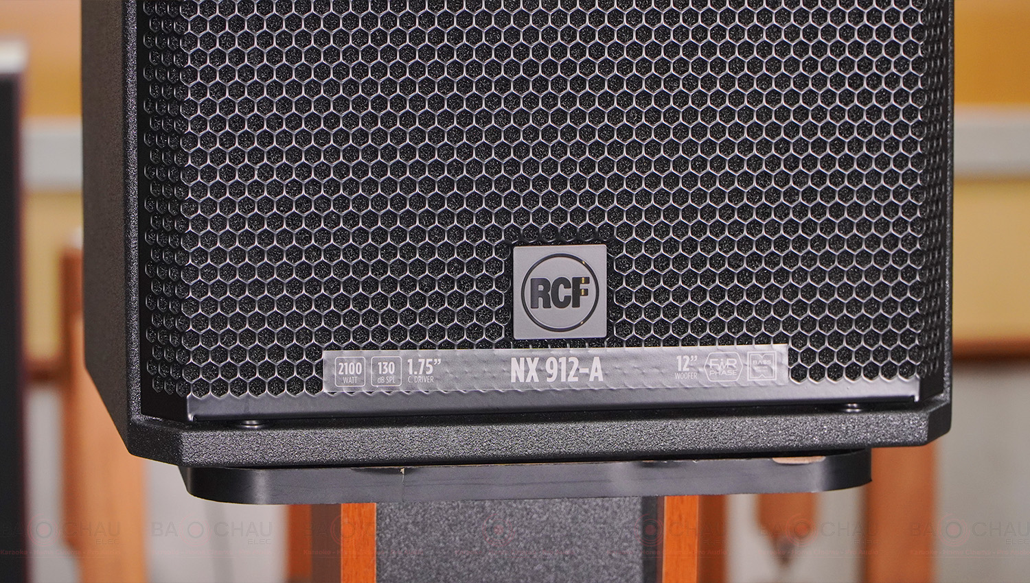 Loa RCF NX 912-A