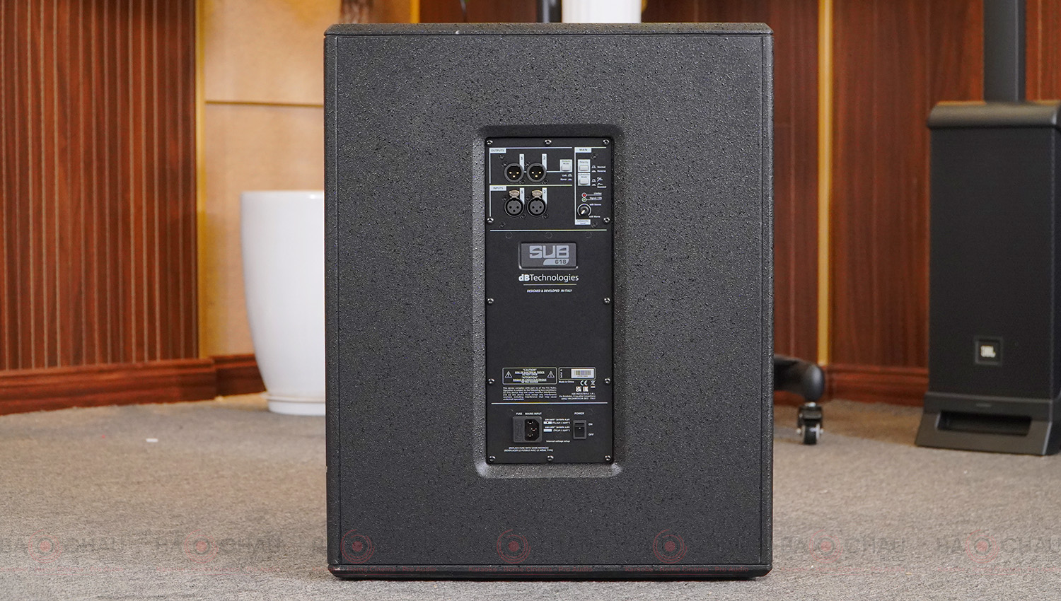 Loa sub điện dBTechnologies Sub 618