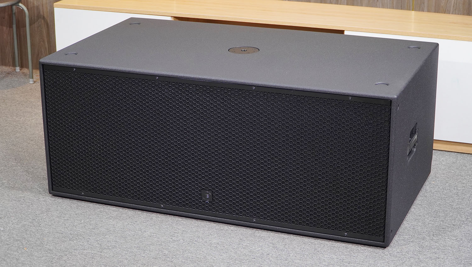 Loa sub hơi RCF S 29