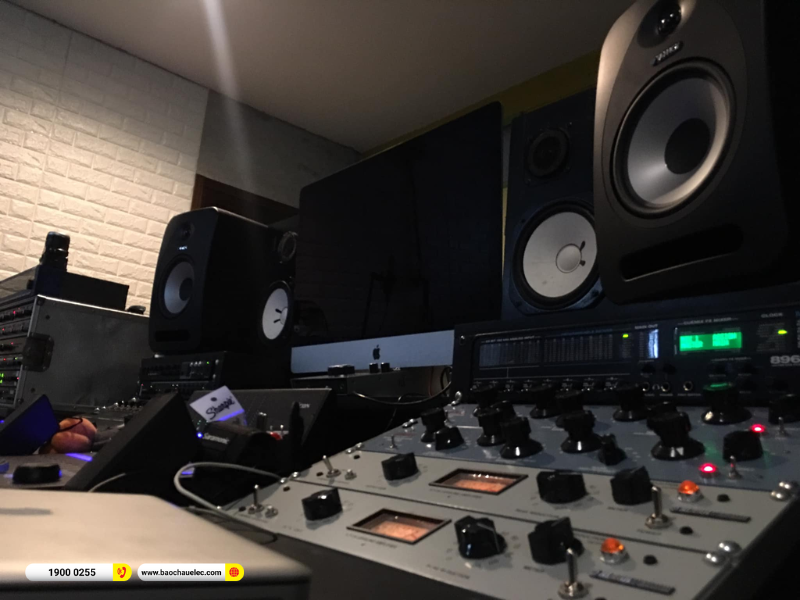 Loa Tannoy Reveal 802