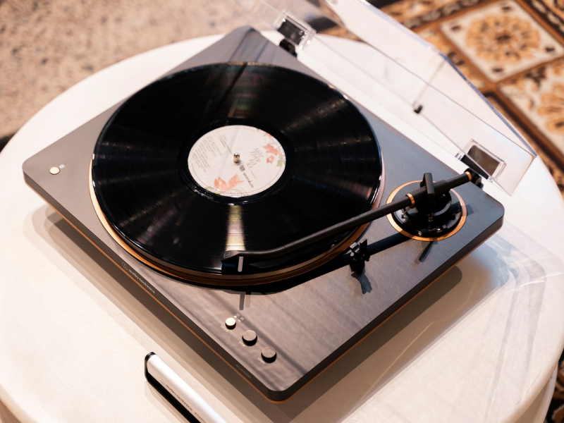 M&acirc;m Đĩa Than Audio Technica AT-LP70XBT