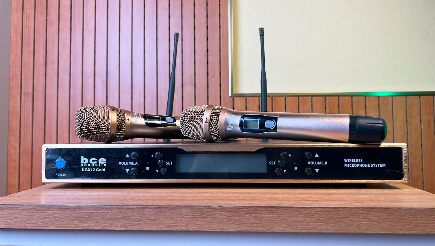 Micro Không Dây BCE UGX12 Gold