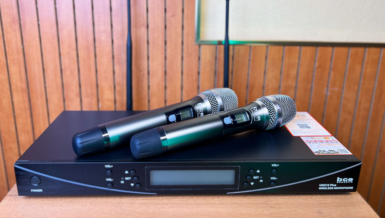 Micro Không Dây BCE UGX12 Plus