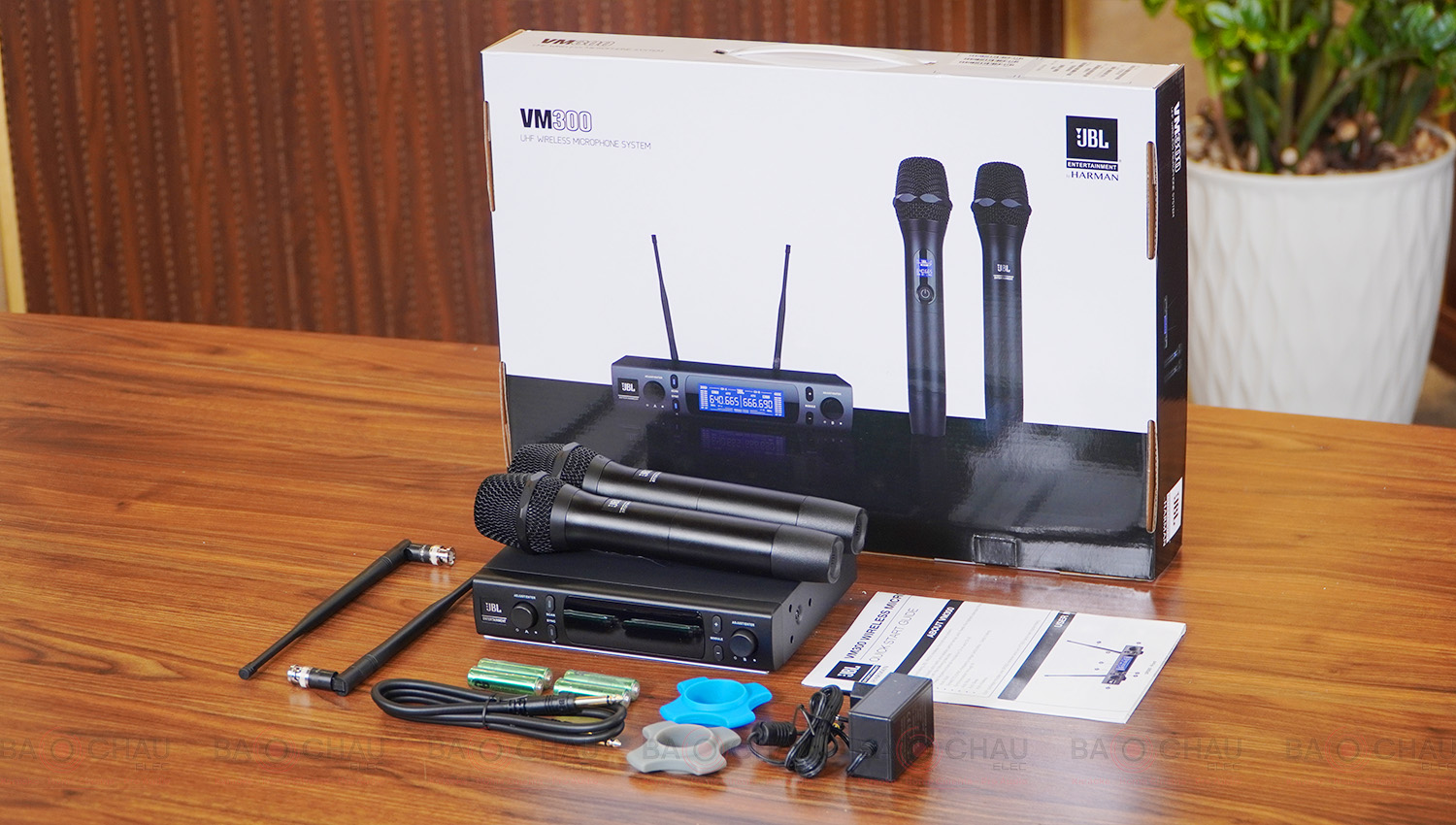 Micro không dây JBL VM300