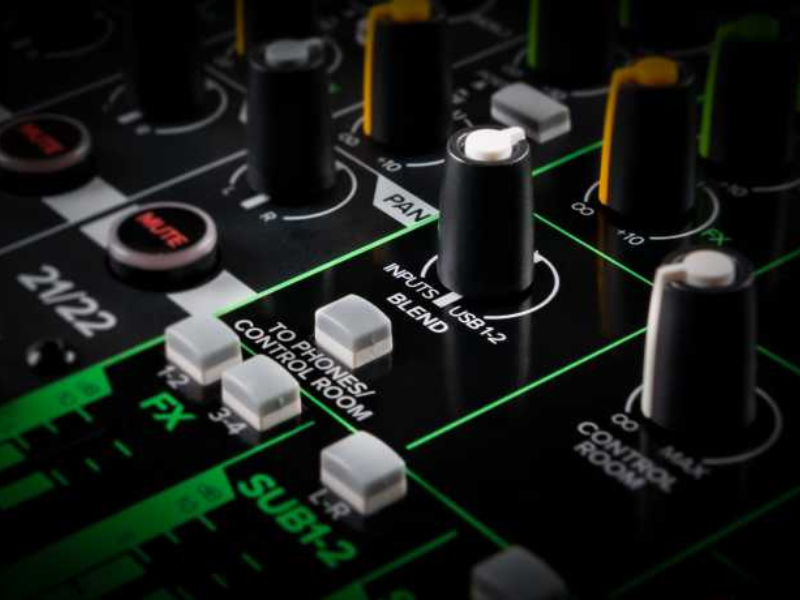 Bàn mixer Mackie ProFX30v3