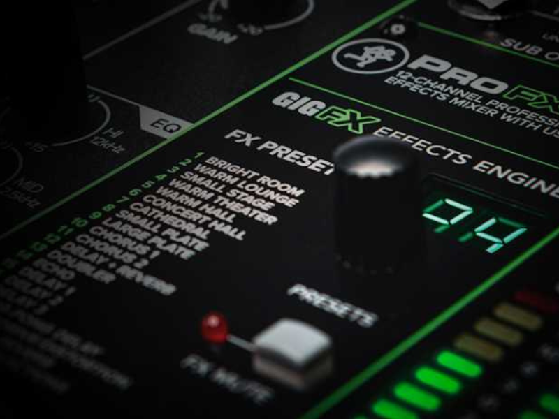 Bàn mixer Mackie ProFX30v3