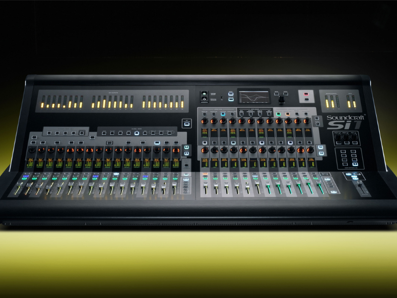 B&agrave;n mixer Soundcraft Si1