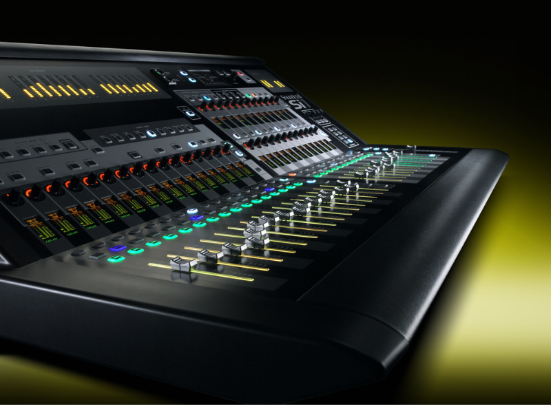 B&agrave;n mixer Soundcraft Si1