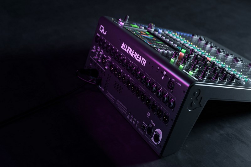 Mixer Allen & Heath Qu-7D